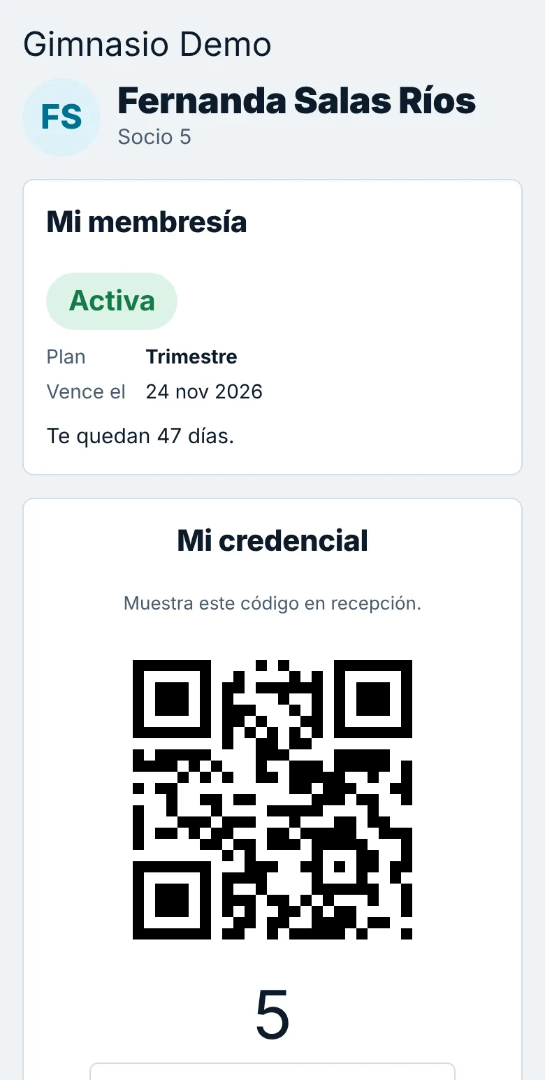 Portal del socio en el celular con su credencial QR